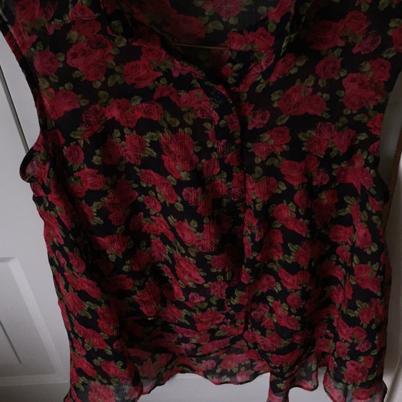 Button down high low tank - Picture 3 of 3